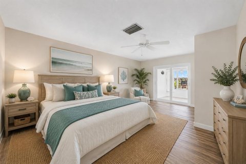 Condo in Saint Petersburg, Florida, 2 bedrooms  № 2258782 - photo 17