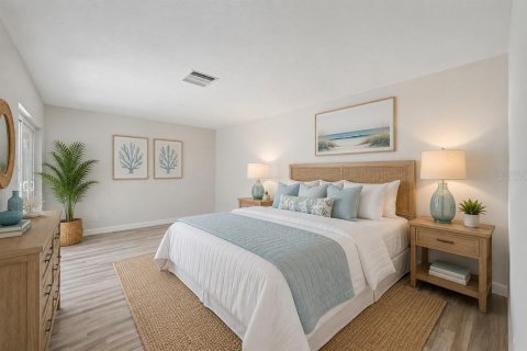 Condo in Saint Petersburg, Florida, 2 bedrooms  № 2258782 - photo 23
