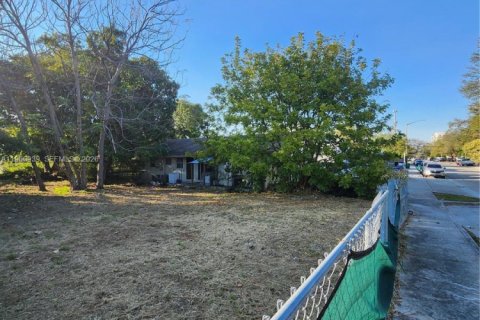 Land in Miami, Florida № 2080773 - photo 2