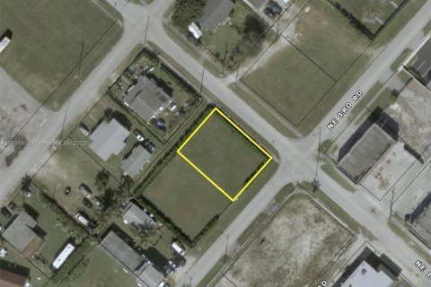 Commercial property in Homestead, Florida № 1860353 - photo 1
