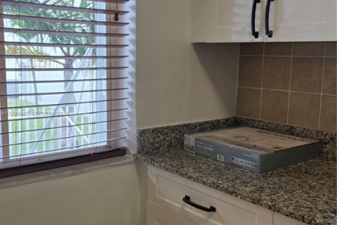 Снять в аренду кондоминиум в Майами, Флорида 2 спальни, 78.04м2, № 1987300 - фото 30