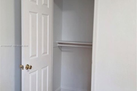 Снять в аренду кондоминиум в Майами, Флорида 2 спальни, 78.04м2, № 1987300 - фото 24