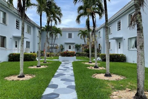 Copropriété à louer à Miami, Floride: 2 chambres, 78.04 m2 № 1987300 - photo 1