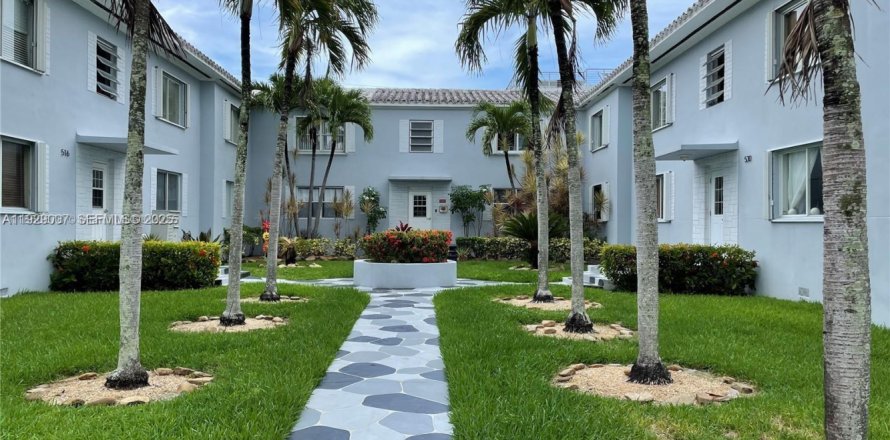 Condo à Miami, Floride, 2 chambres № 1987300