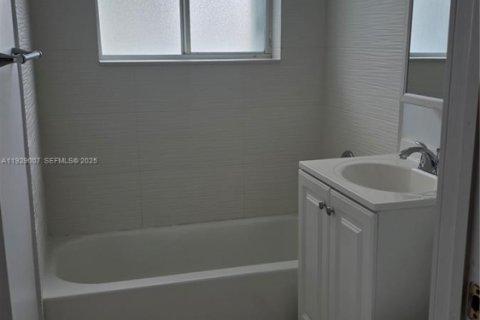 Снять в аренду кондоминиум в Майами, Флорида 2 спальни, 78.04м2, № 1987300 - фото 18