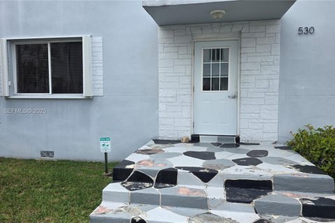 Снять в аренду кондоминиум в Майами, Флорида 2 спальни, 78.04м2, № 1987300 - фото 5