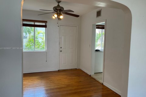 Снять в аренду кондоминиум в Майами, Флорида 2 спальни, 78.04м2, № 1987300 - фото 12