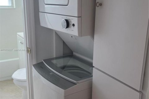 Снять в аренду кондоминиум в Майами, Флорида 2 спальни, 78.04м2, № 1987300 - фото 20