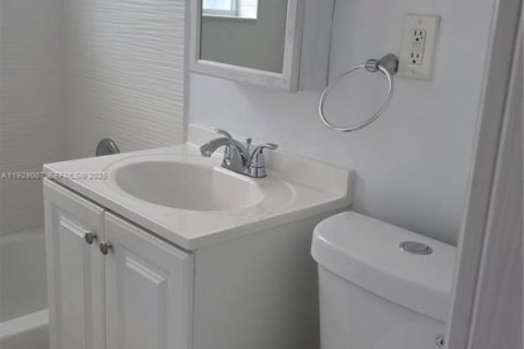 Снять в аренду кондоминиум в Майами, Флорида 2 спальни, 78.04м2, № 1987300 - фото 19