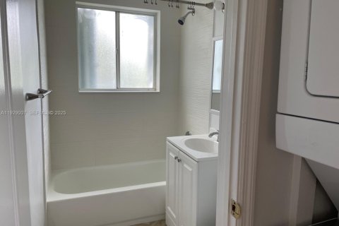 Снять в аренду кондоминиум в Майами, Флорида 2 спальни, 78.04м2, № 1987300 - фото 17