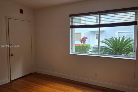 Снять в аренду кондоминиум в Майами, Флорида 2 спальни, 78.04м2, № 1987300 - фото 21