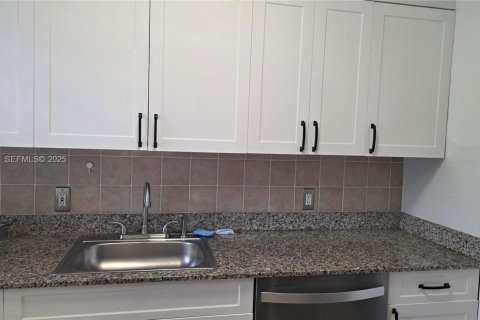 Снять в аренду кондоминиум в Майами, Флорида 2 спальни, 78.04м2, № 1987300 - фото 26