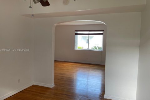 Снять в аренду кондоминиум в Майами, Флорида 2 спальни, 78.04м2, № 1987300 - фото 11