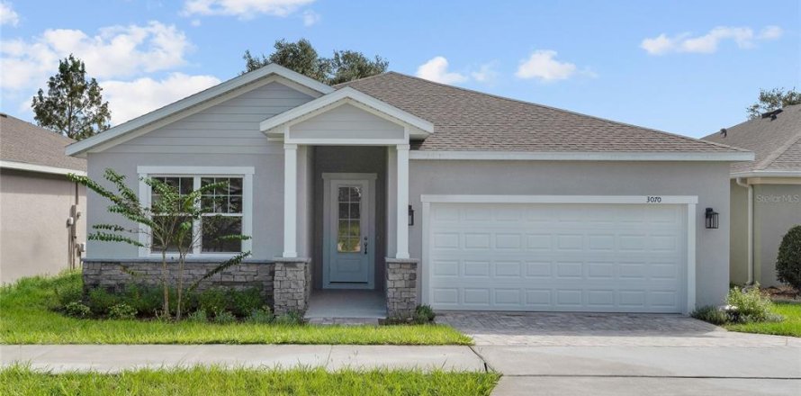 House in Groveland, Florida 4 bedrooms, 192.59 sq.m. № 2150021