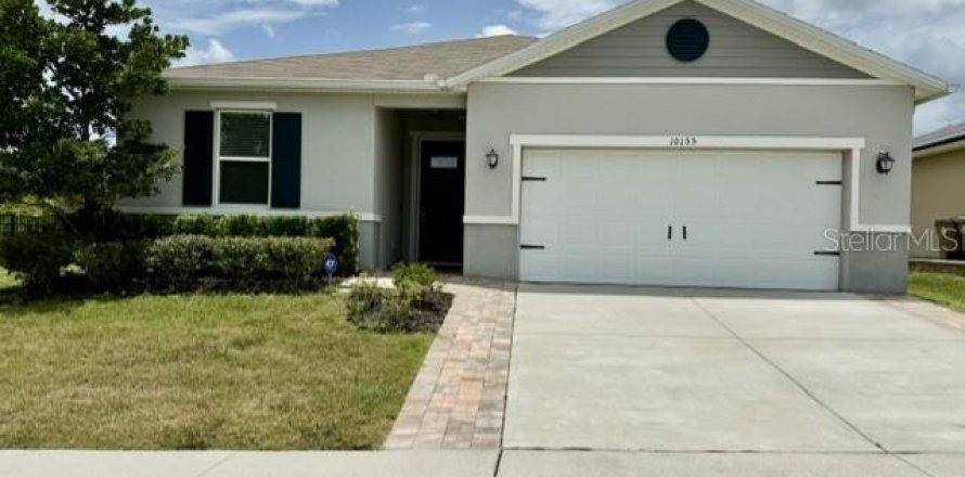 House in Clermont, Florida 4 bedrooms, 185.34 sq.m. № 2277841
