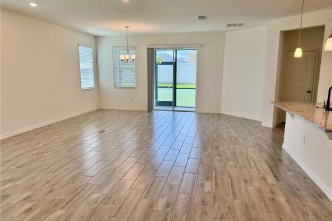 House in Clermont, Florida 4 bedrooms, 185.34 sq.m. № 2277841 - photo 18