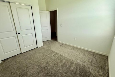 House in Clermont, Florida 4 bedrooms, 185.34 sq.m. № 2277841 - photo 8