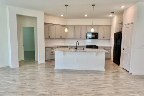 House in Clermont, Florida 4 bedrooms, 185.34 sq.m. № 2277841 - photo 16