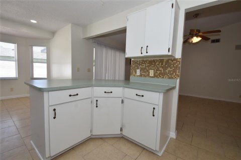 House in Palm Coast, Florida 3 bedrooms, 126.07 sq.m. № 2277314 - photo 13