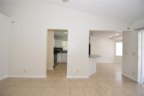 House in Palm Coast, Florida 3 bedrooms, 126.07 sq.m. № 2277314 - photo 8
