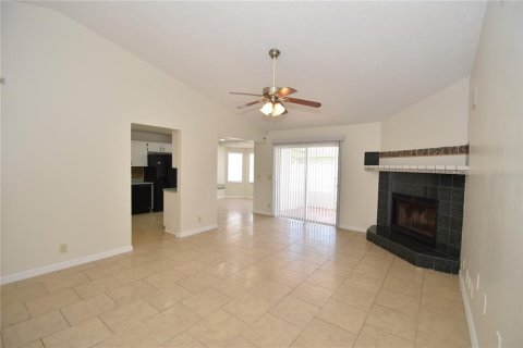 House in Palm Coast, Florida 3 bedrooms, 126.07 sq.m. № 2277314 - photo 6