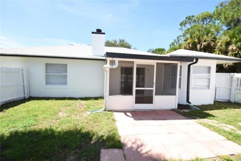 House in Palm Coast, Florida 3 bedrooms, 126.07 sq.m. № 2277314 - photo 25