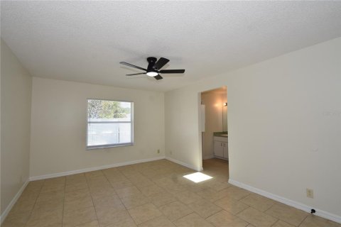 House in Palm Coast, Florida 3 bedrooms, 126.07 sq.m. № 2277314 - photo 14