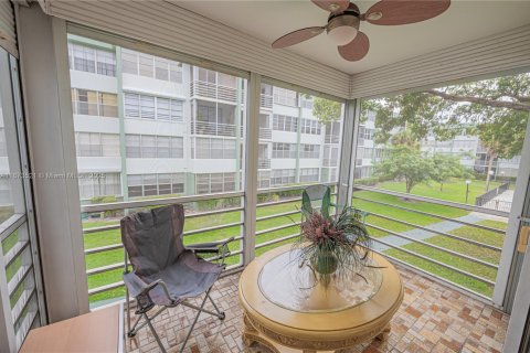 Condo in Hollywood, Florida, 2 bedrooms  № 1898111 - photo 7