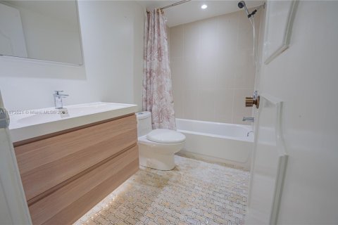 Condo in Hollywood, Florida, 2 bedrooms  № 1898111 - photo 19