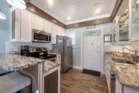Condo in Longboat Key, Florida, 3 rooms № 2373213 - photo 6