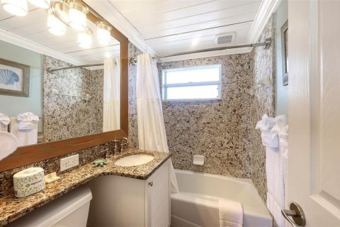 Condo in Longboat Key, Florida, 3 rooms № 2373213 - photo 15