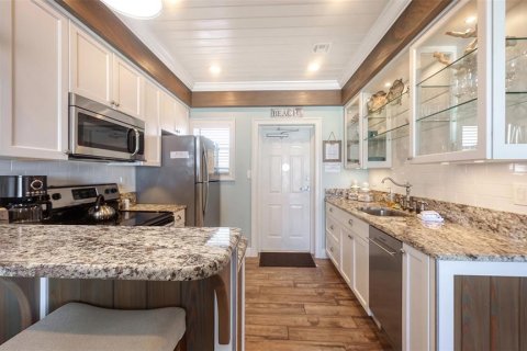 Condo in Longboat Key, Florida, 3 rooms № 2373213 - photo 7