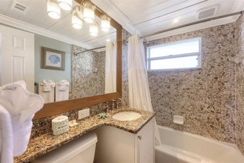 Condo in Longboat Key, Florida, 3 rooms № 2373213 - photo 16