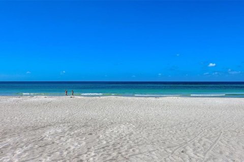Condo in Longboat Key, Florida, 3 rooms № 2373213 - photo 23