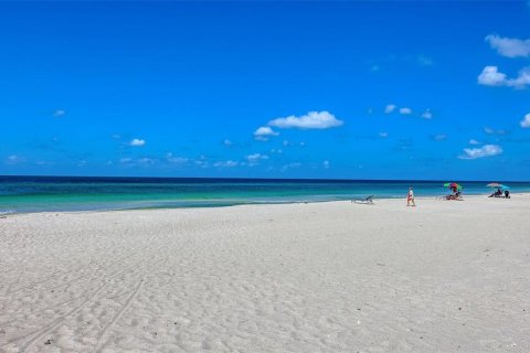 Condo in Longboat Key, Florida, 3 rooms  № 2373213