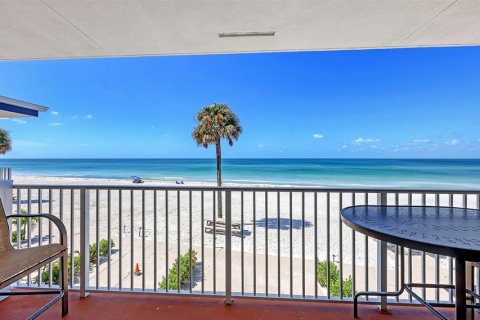 Condo in Longboat Key, Florida, 3 rooms № 2373213 - photo 2