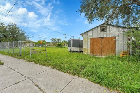 Propiedad comercial en venta en West Palm Beach, Florida № 1978158 - foto 17