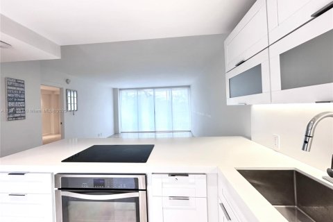 Condominio en venta en Aventura, Florida, 1 dormitorio, 68.84 m2 № 1897748 - foto 4
