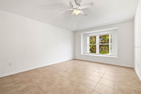 House in Land O' Lakes, Florida 4 bedrooms, 188.96 sq.m. № 1557686 - photo 22