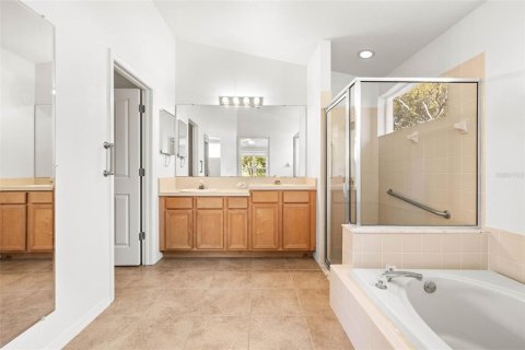 House in Land O' Lakes, Florida 4 bedrooms, 188.96 sq.m. № 1557686 - photo 9