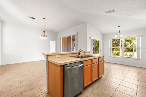 House in Land O' Lakes, Florida 4 bedrooms, 188.96 sq.m. № 1557686 - photo 20