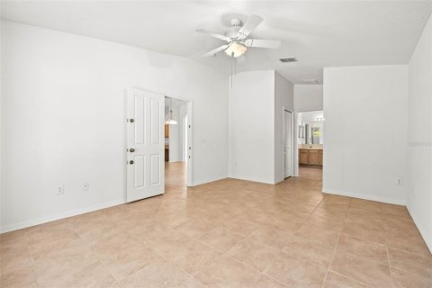 House in Land O' Lakes, Florida 4 bedrooms, 188.96 sq.m. № 1557686 - photo 23
