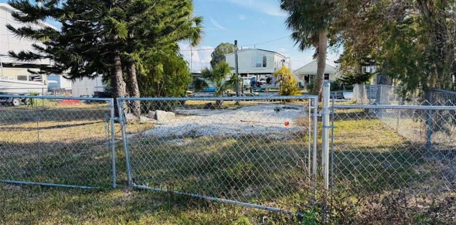 Land in Hudson, Florida № 2096793