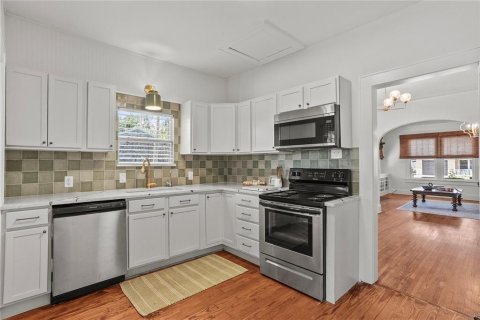 House in Lakeland, Florida 4 bedrooms, 189.61 sq.m. № 1894064 - photo 14
