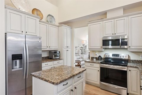 House in Orlando, Florida 4 bedrooms, 261.61 sq.m. № 2225628 - photo 21