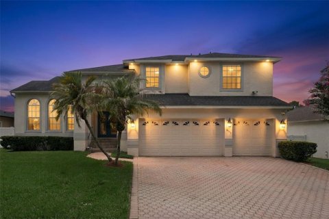 House in Orlando, Florida 4 bedrooms, 261.61 sq.m. № 2225628 - photo 2