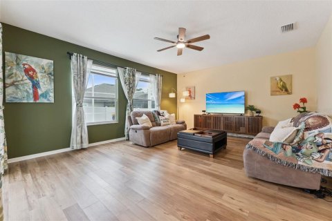 House in Orlando, Florida 4 bedrooms, 261.61 sq.m. № 2225628 - photo 13