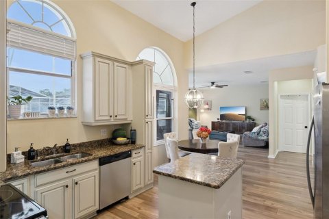House in Orlando, Florida 4 bedrooms, 261.61 sq.m. № 2225628 - photo 19