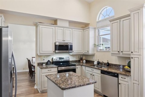 House in Orlando, Florida 4 bedrooms, 261.61 sq.m. № 2225628 - photo 22