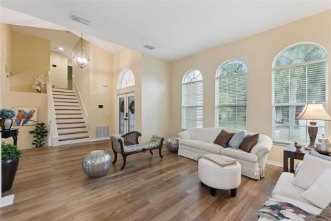 House in Orlando, Florida 4 bedrooms, 261.61 sq.m. № 2225628 - photo 8